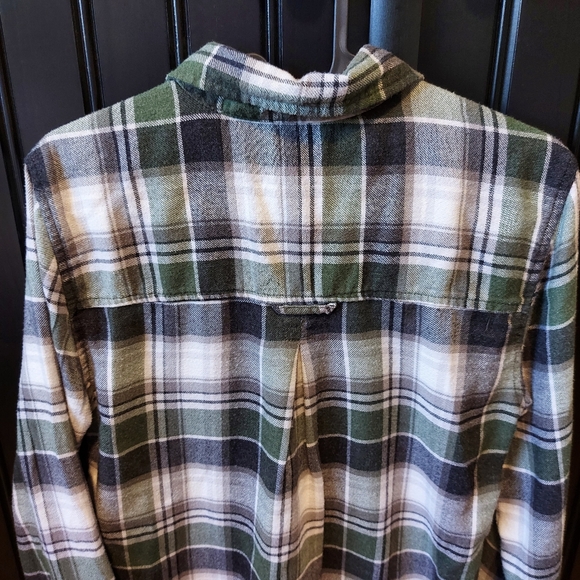 🌱 American Eagle Plaid Button Down - Picture 5 of 6
